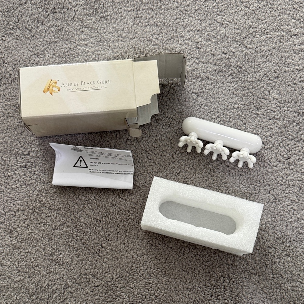 White Ashley Black Guru Face Blaster for fascia